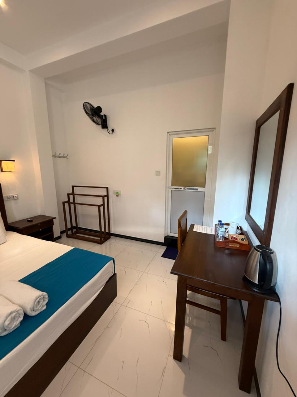 Deluxe Double Room with Balcony — photo 4